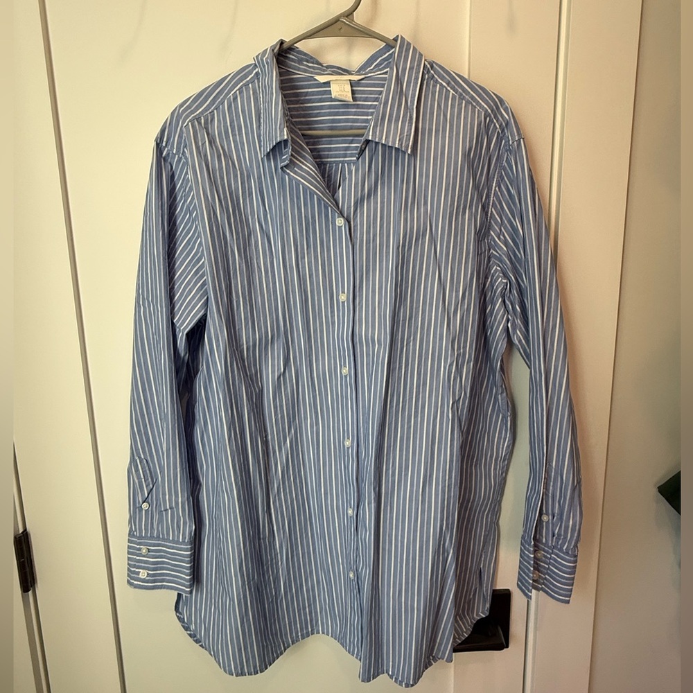 Women’s H&M button up shirt